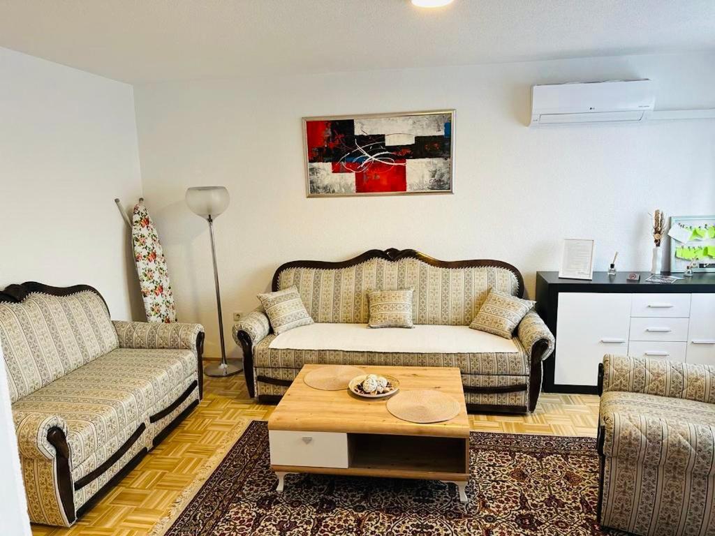 Apartment Etna! Near To Airport Сараево Экстерьер фото